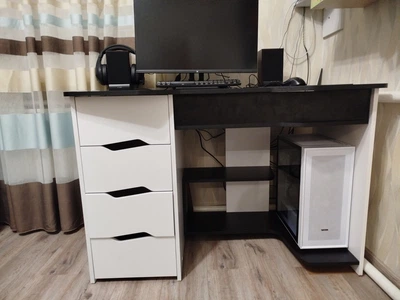 Геймерский компьютерный стол ХGamer PURE White-Black