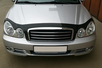 Дефлектор капота мухобійка Hyundai Sonata EF 98-05 чорний FormFit Хендай Соната WT0041562