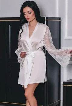 Женский атласный халат с широким кружевным рукавом 2XL белый (222/20П)