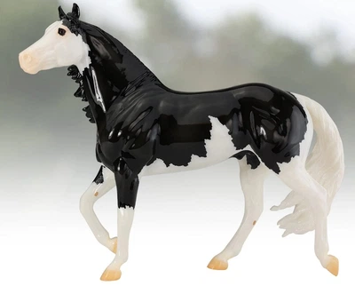 Jota traditional жеребець Breyer 712511