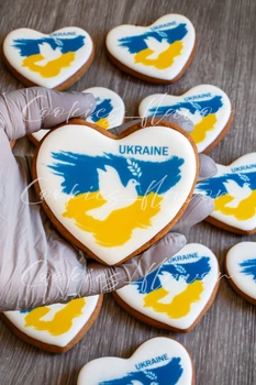 Пряник серце 9см, пряник патріотичний з голубом - серце, подарунок до дня закоханих