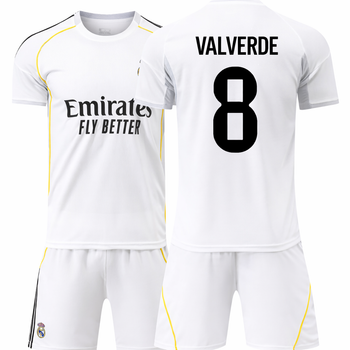 Футбольна форма дитяча Valverde (Вальверде) 8 Real Madrid (Реал Мадрид) 24 розмір зріст 135–140 см біла