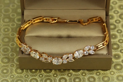 Браслет Xuping Jewelry Зіркопад з білими каменями 17,5 см золотистий