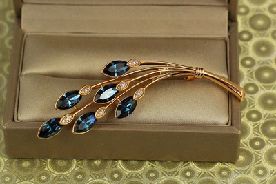 Брошка Xuping Jewelry Гілка вечірнього сяйва з синіми каменями 6,7 см золотиста