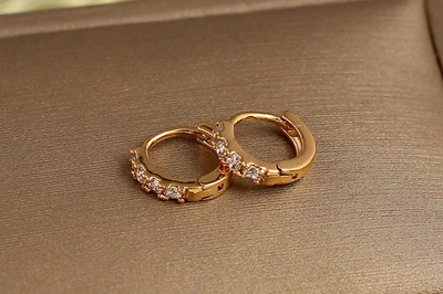 Серьги Xuping Jewelry колечки с четырьмя камешками 9 мм золотистые