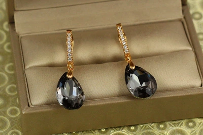 Серьги подвески Xuping Jewelry Большая капля с черным камнем Сваровски 3,4 см золотистые