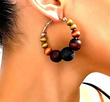 Жіночі сережки Кільця 5 см з намистинами jewelry Багатокольорові