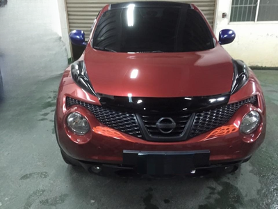 Дефлектор капота мухобойка Nissan Juke 10- HIC черная Ниссан Жук АМ0006973