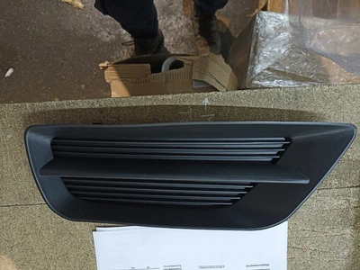 Решетка в бампер AVTM Honda ACCORD 13-15 9 правая заглушка ПТФ Хонда Аккорд АМ0038607