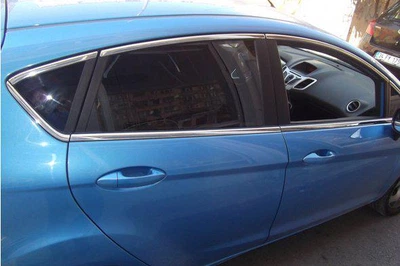 Молдинг скла Ford Fiesta 2008-2017 верхні 8шт на авто АМ0037176