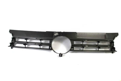 Решетка в бампер AVTM Volkswagen Golf 97-03 4 средняя Фольксваген Гольф АМ0039067