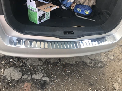 Накладки на задній бампер Opel Astra H 2004-2013 SW Захисні декоративні накладки на бампер авто АМ0036293