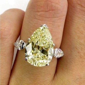 Серебряное кольцо с желтым муассанитом (9789508)