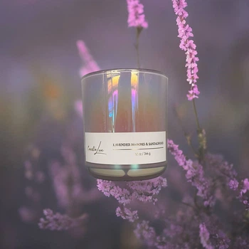 Ароматична люкс свічка Candlelux з ароматом Lavender blooms & Sandalwood(Лаванди - сандалове дерево) 344г.