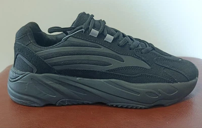 Кросівки чорні Adidas YEEZY BOOST 700 No brand 44