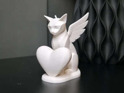 Статуетка котик-ангел із серцем у стилі low poly. Aivory