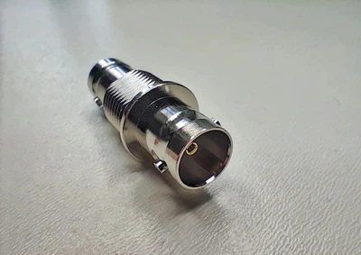 Адаптер проходной BNC 75OHM panel socket SB303 панельный гнездо-гнездо крепление гайка HDTV посадка Z04