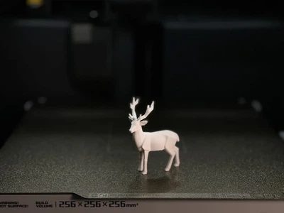 Статуетка олень у сучасному стилі low poly для інтер'єру. Aivory