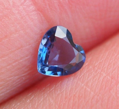 Сапфир сердце 0,48 Cts. 5.1 х 2.1 мм (93813)