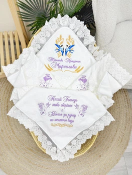 Крыжма для девочки Family Tradition велюровая махра плюш с вышивкой и кружевом 100х100 см белая Ласточки и ангелочки