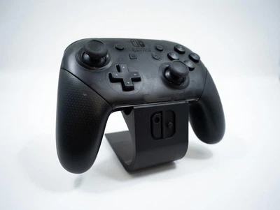 Подставка для контроллера Nintendo Switch Pro Controller
