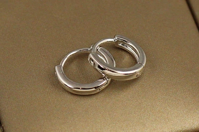 Сережки Xuping Jewelry гладкі кільця з округлими краями 1 см сріблясті