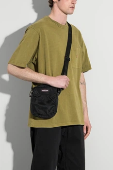 Сумка через плечо Eastpak The One Powr в черном цвете.
