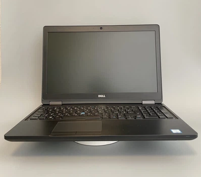 Ноутбук Dell Latitude 5580 15.6" (1366×768) / Intel Core i5-6440HQ (до 3.5GHz) / 8GB RAM / 256GB SSD / NVIDIA GeForce 940MX 2GB / для работы и учебы / Б/У