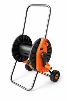 Тележка для шланга AQUAPULSE АР 4002 с колесами — для шлангов 1/2"–3/4", удобное хранение и транспортировка.