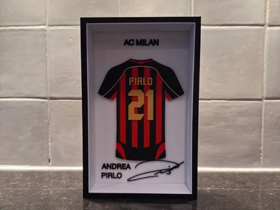 Картина в рамці футболка футболіста Андреа Пірло AC Milan. Aivory