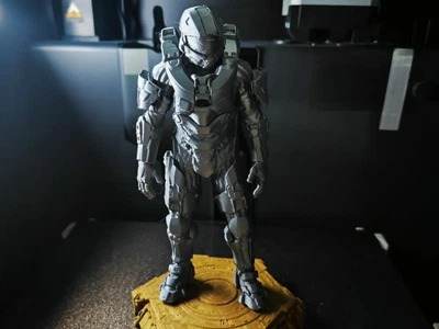 Колекційна статуетка майстер чіф із всесвіту halo. Aivory