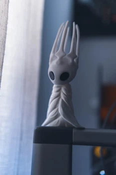 Колекційна фігурка блідий король з відеогри hollow knight. Aivory
