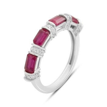 Серебряное кольцо с натуральным рубином 2.328ct, фианитами, вес изделия 2,94 гр (2205296)