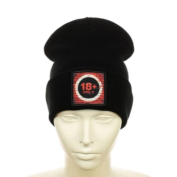 Шапка с нашивкой "18+" черный