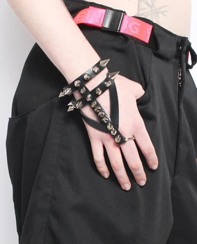 Масивний готичний браслет через палець із шипами «Punk Spike» Honey Fashion Accessories чорний (16-51)