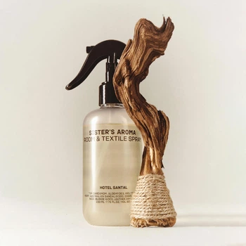 Парфюмированный спрей для дома Sister’s Aroma Room & Textile Spray HOTEL SANTAL с мягким кремово-древесным ароматом 230 мл