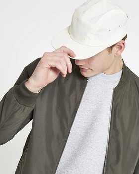 Кепка River Island молочний EXWON229 52
