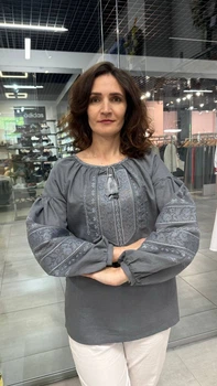 Жіноча вишиванка кольору графіт з мережкою М(46)