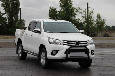 Передній захист QT008 Black (нерж) для Toyota Hilux 2015- рр