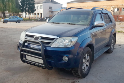 Кенгурятник F12-11 Black (нерж) для Toyota Fortuner 2006-2015 рр