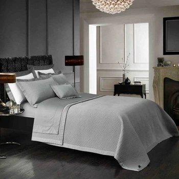 Покрывало и две наволочки Frette FRBP2/1 Grey Hotel Melody 260*260 см