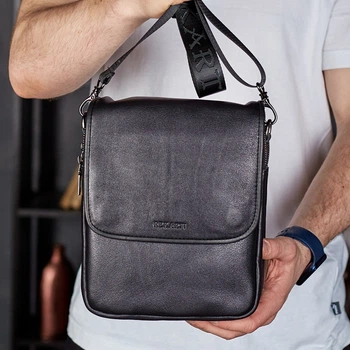 Чоловіча шкіряна сумка з клапаном Tiding Bag TD-20033 24×20×6 чорна — місткий месенджер планшет через плече