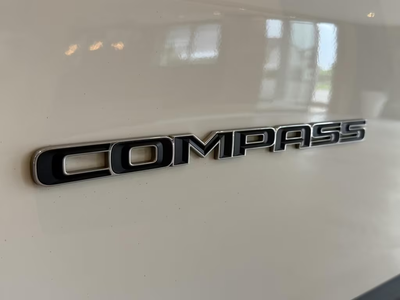 Шильдик емблема табличка JEEP чорна хром Compass 350 мм 25 мм