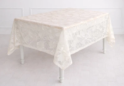 Скатерть с кружевной окантовкой Floral Veil 150*220см