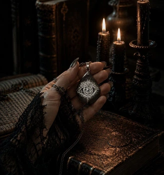 Амулет из лабрадорита «Всевидящее Око» — интуиция, защита, внутреннее видение
