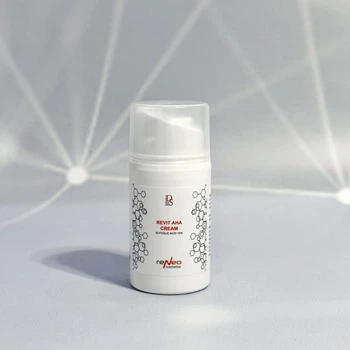 Реактивуючий вітамінізований крем з гліколевою кислотою Derma Series Revit AHA Cream Glycolic Acid 15% 50ml