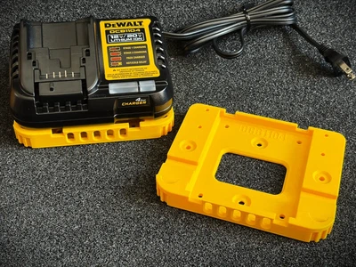 Настінне кріплення (тримач) для зарядного пристрою DeWalt DCB1104. Aivory