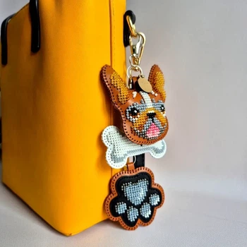 Набор для вышивки бисером на искусственной коже Wonderland Crafts Шарм для сумки - Коричневый бульдог FLBB-190
