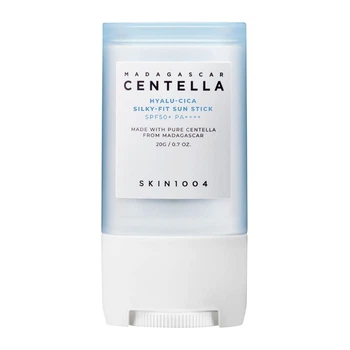 Защитный увлажняющий стик для губ и щек SPF 50+ 20 г SKIN1004 Madagascar Centella Hyalu-Cica Silky-Fit Sun Stick