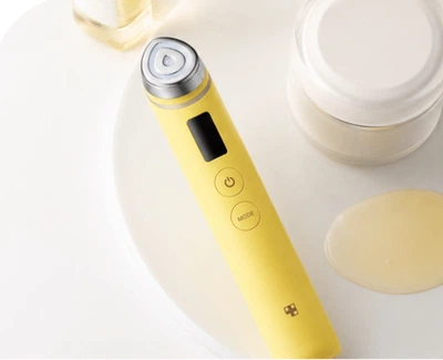Устройство для домашнего ухода за кожей 6 в 1 Medicube AGE-R Booster Pro Yellow